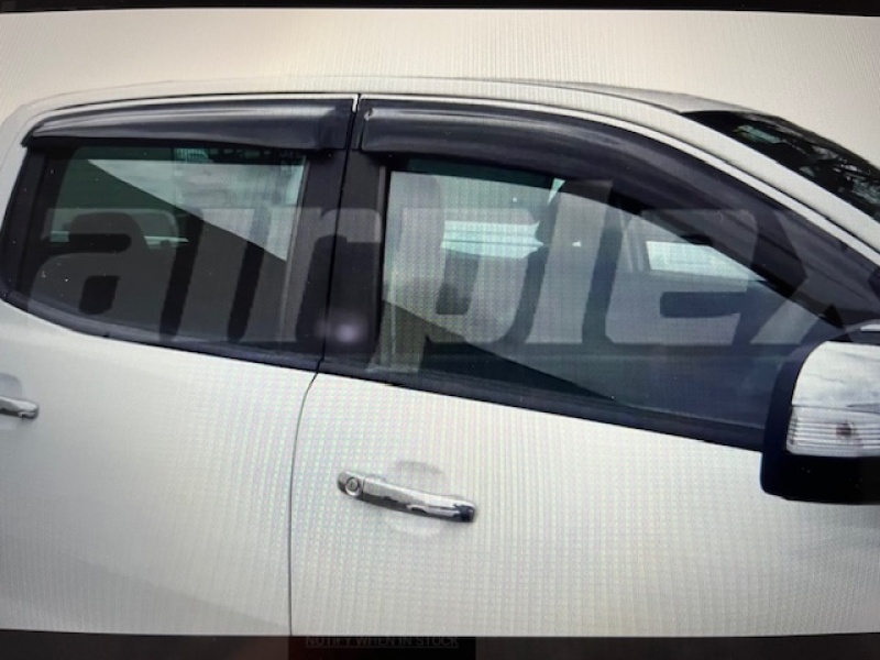 CAM RÜZGARLIGI , DÖRT PARÇA  TOYOTA HILUX  2015 +