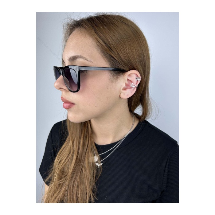 Küpe, Zirkon Taşlı, Kararmayan Çelik, Kıkırdak bölgesi, Çivi Detaylı, Gümüş Renk, Model194