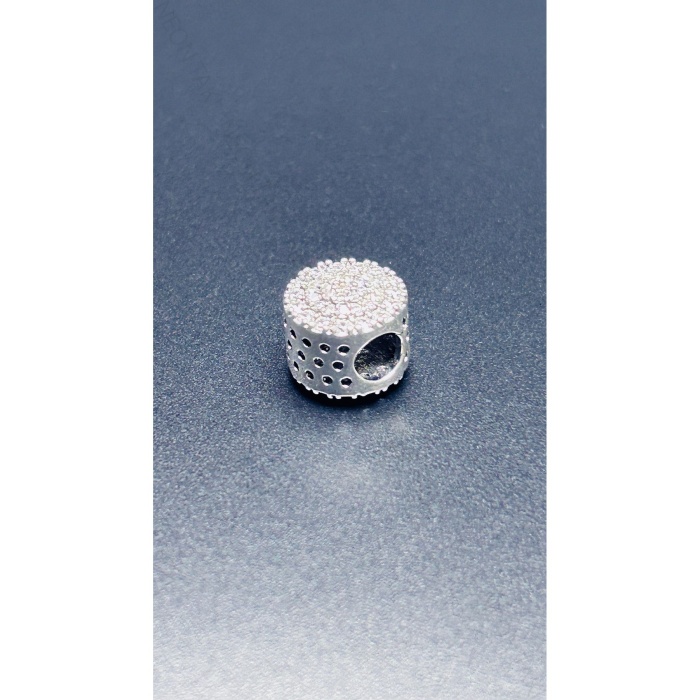 Charm, Zirkon Taşlı, Kararmayan, Silindir Halka Detaylı, BİLEKLİK DAHİL DEĞİL, Gümüş Renk, Model34