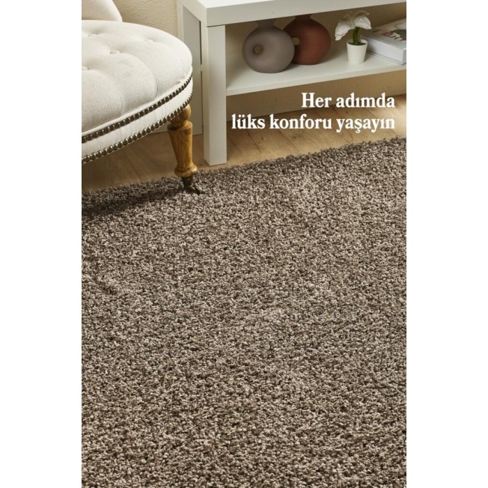 Yüksek Tüylü 30 mm Hav Yüksekliğinde Düz Kahverengi Toprak renkli Shaggy Halı