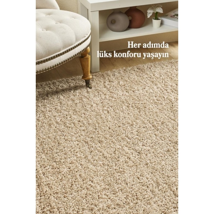 Yüksek Tüylü 30 mm Hav Yüksekliğinde Düz Bej Renkli Shaggy Halı
