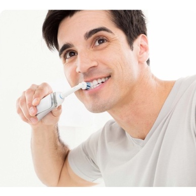 Oral-b Pro 750 Şarj Edilebilir Diş Fırçası 3d White Pembe + Seyahat Kabı Hediyeli