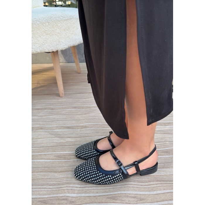 Daisy Siyah Saten Gümüş Boncuk İşlemeli Sandalet