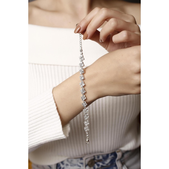 925 Ayar Gümüş Kadın Su Yolu Bileklik Baklava Desen Zirkon Taşlı Şık Tasarım