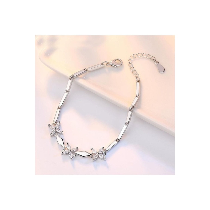 925 Ayar Ayarlanabilir Çiçek Motifli Kadın Gümüş Bileklik – Işıltılı Şık Hediyelik