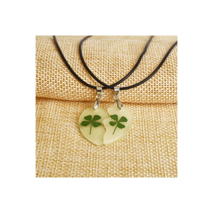 Sevgililer Için Karanlıkta Parlayan Fosforlu Yonca Kalp Kolye Sevgililer Günü Hediyesi