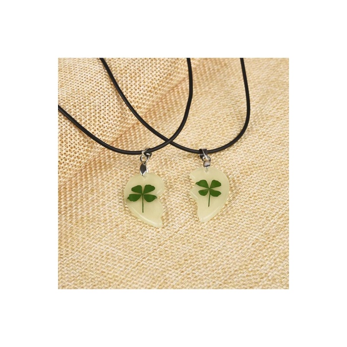 Sevgililer Için Karanlıkta Parlayan Fosforlu Yonca Kalp Kolye Sevgililer Günü Hediyesi