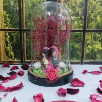 Fanus Teraryum Sevgiliye Hediye Kalp İçinde Sevgililer Temalı Kuru Çiçekli