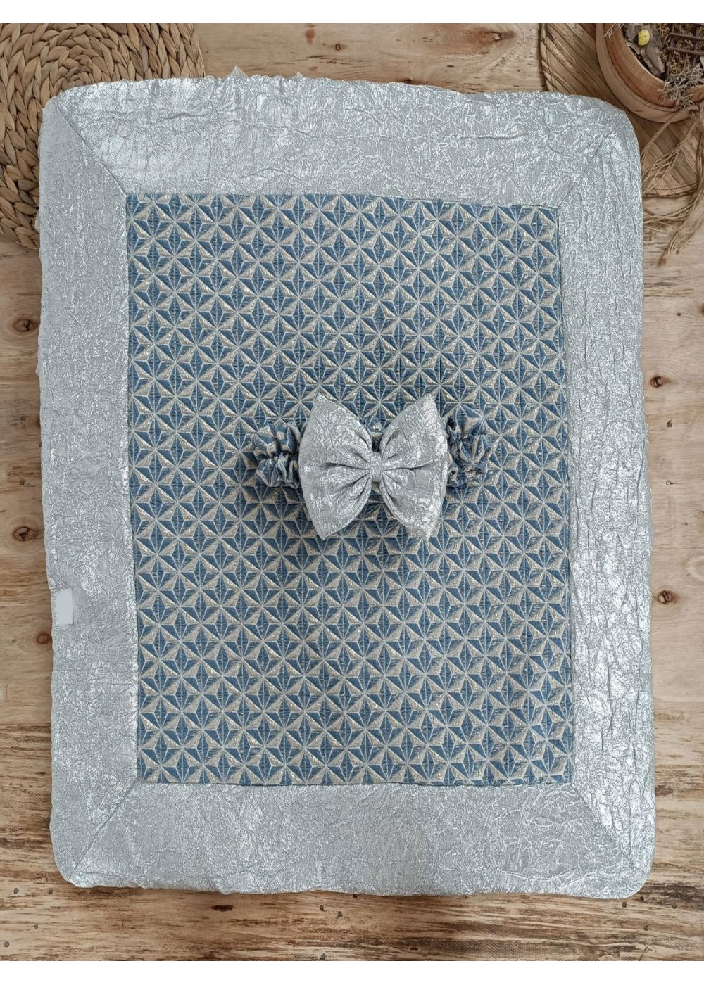 Yenidoğan Piramit Desenli Güpür İşlemeli Bebek Battaniyesi Kundak