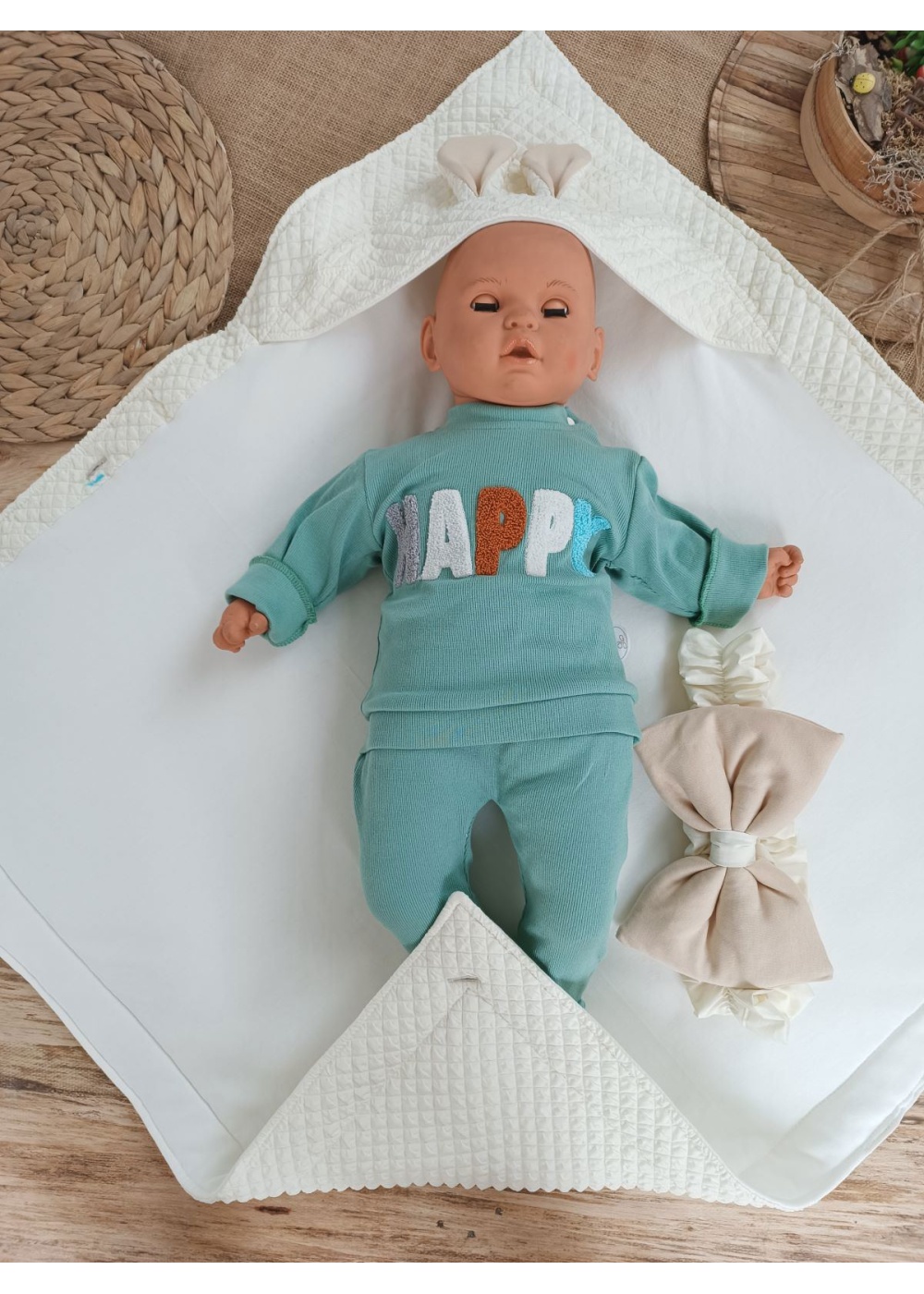 Yenidoğan Kulaklı Şapkalı Düğme Detaylı Fiyonklu Bebek Battaniyesi Kundak