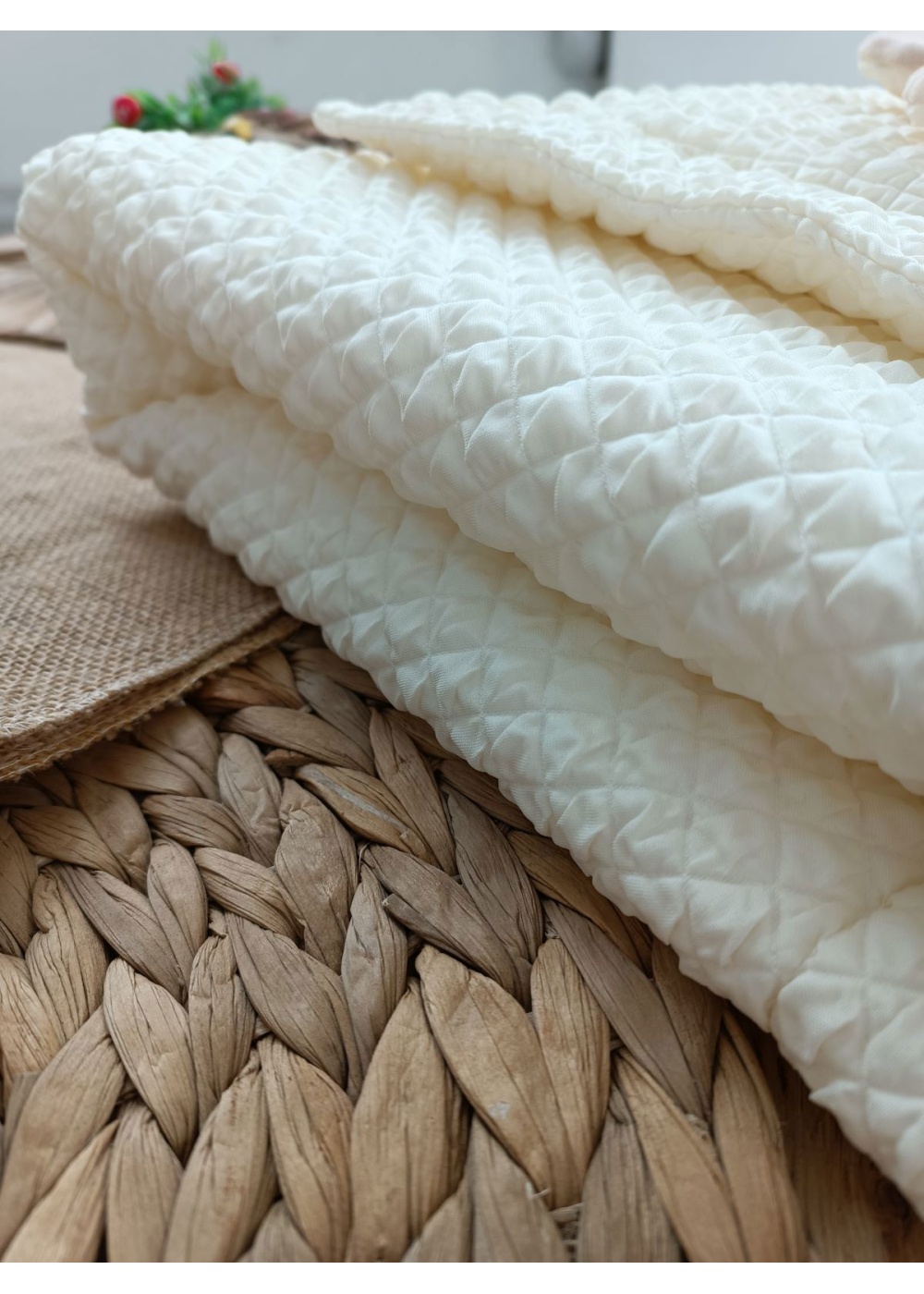 Yenidoğan Kulaklı Şapkalı Düğme Detaylı Fiyonklu Bebek Battaniyesi Kundak