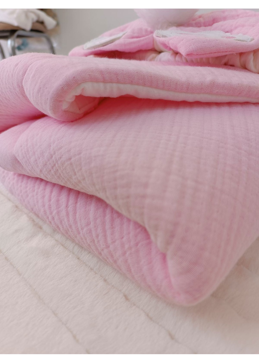 Yenidoğan 4 Kat Müslin Kumaş Kulaklı Patili Fiyonk Bebek Battaniyesi Kundak