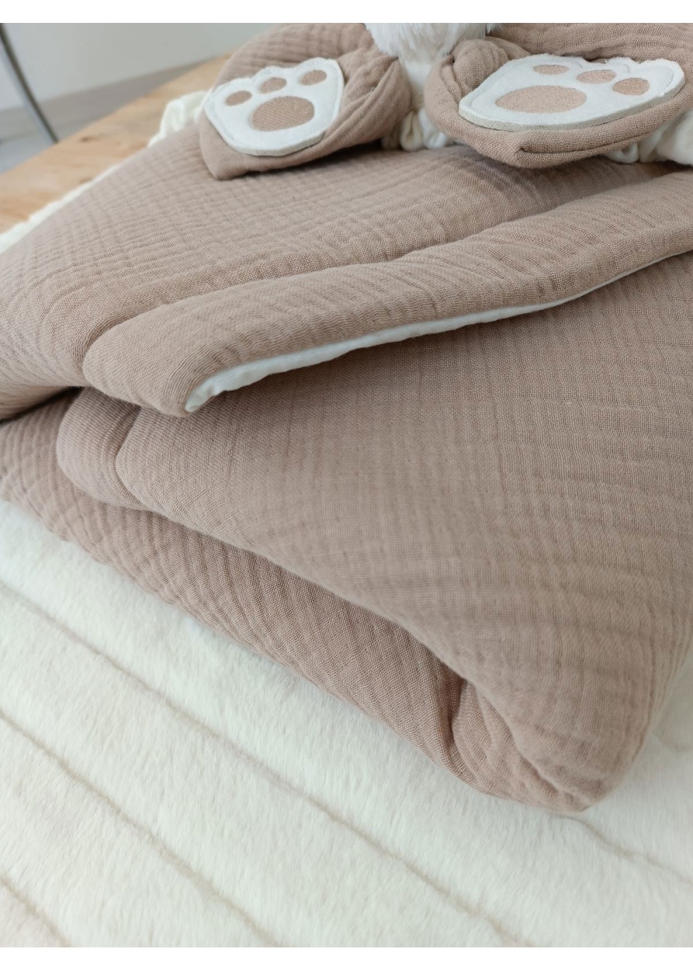 Yenidoğan 4 Kat Müslin Kumaş Kulaklı Patili Fiyonk Bebek Battaniyesi Kundak