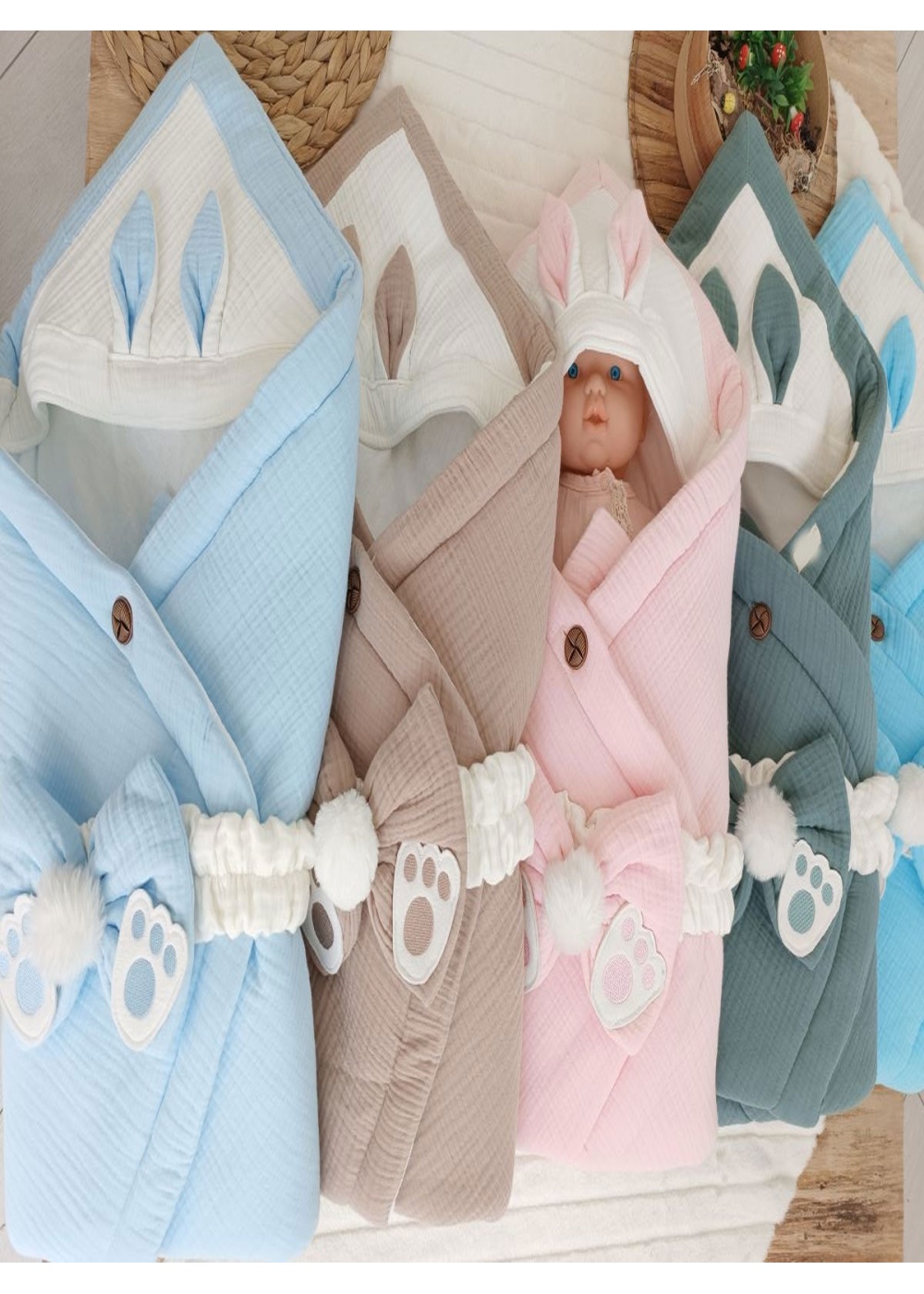 Yenidoğan 4 Kat Müslin Kumaş Kulaklı Patili Fiyonk Bebek Battaniyesi Kundak