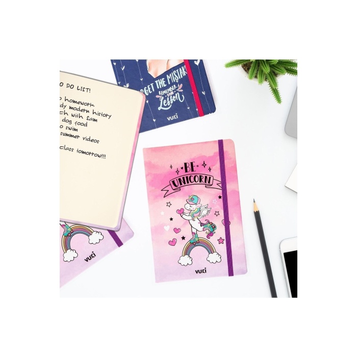 Desenli Sert Kapak Lastikli Defter A5