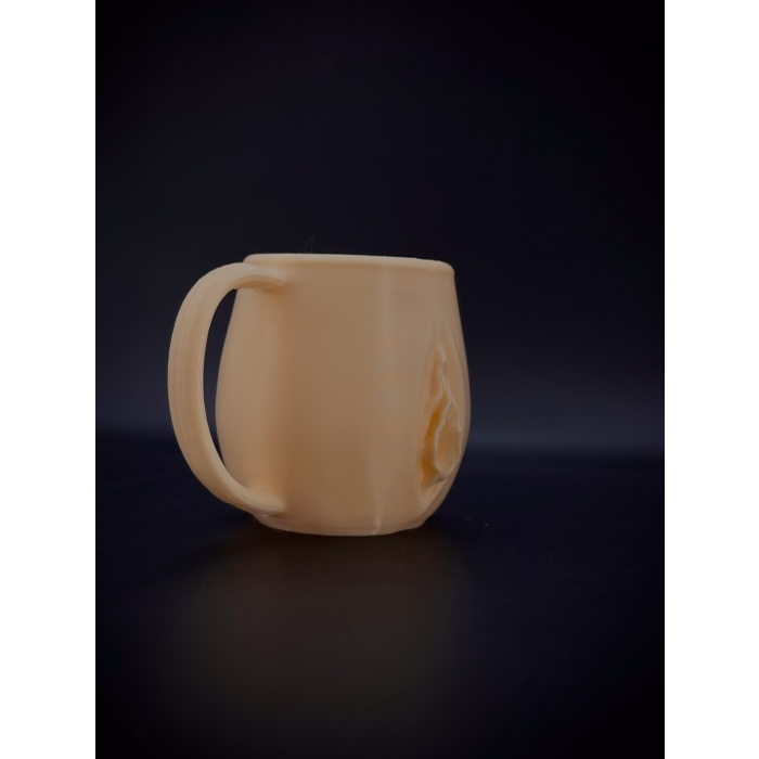 Vajina Kulplu Bardak – Kahveni Değil, Gündemi Karıştırır