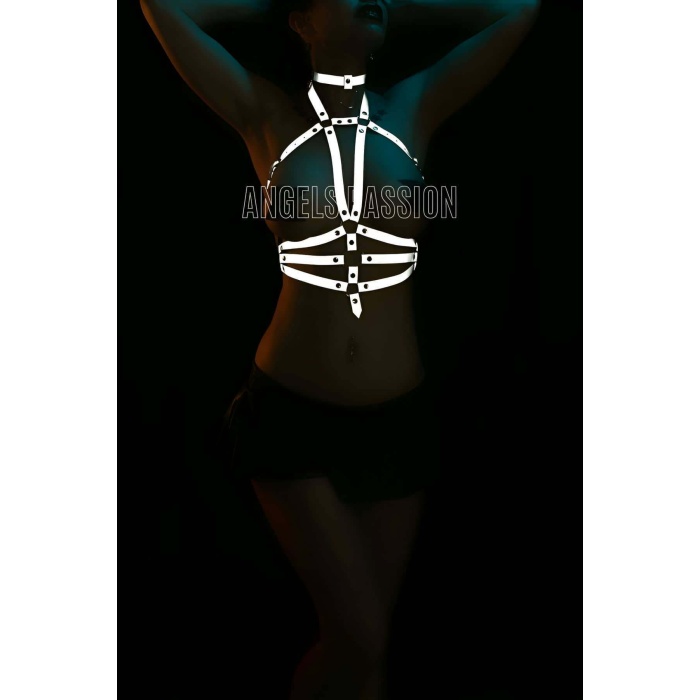Tasma Detaylı Şık Karanlıkta Yansıyan Göğüs Üzeri Harness - APFT27