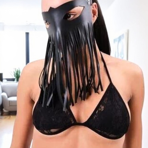 Deri Püsküllü Fantezi Maske