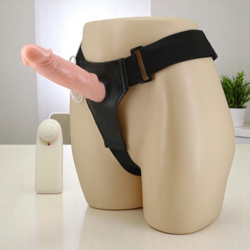 BAİLE 19 cm Yeni Nesil Belden Bağlamalı Çift Katmanlı İçi Dolu Titreşimli Strapon Penis