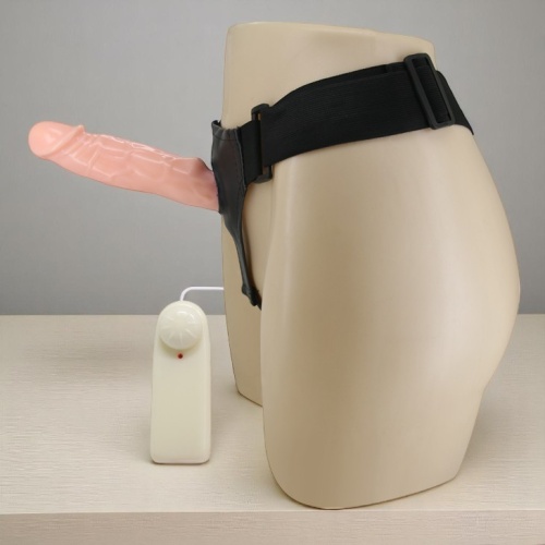 BAİLE 19 cm Yeni Nesil Belden Bağlamalı Çift Katmanlı İçi Dolu Titreşimli Strapon Penis