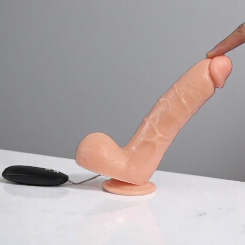 Suction 21 CM Titreşimli Kumandalı Realistik Vibratör Penis Dildo