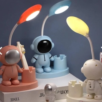 LED Astronot Masa Lambası Ve Kalemlik