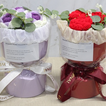 El Örgüsü Romantik Gül Buketi