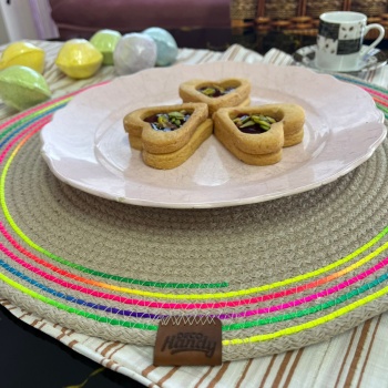 DecoHandy 39cm Neon Renkli Şeritli Jüt Örme Supla Amerikan Servis