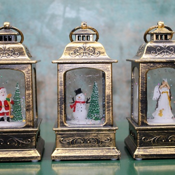 Yılbaşı Temalı Işıklı Müzikli Kar Küresi Model 1