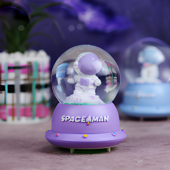 Küçük Astronot Işıklı Kar Küresi