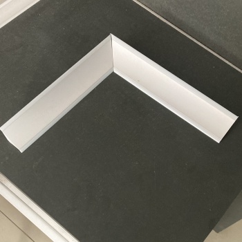 KÜVET KENAR ÇITASI TEK GÖVDE 30*30mm 2 ADET
