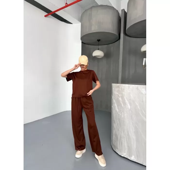 Osy Modal Yumuşak Dokulu Kumaş Kısa Kollu Bluz Rahat Pantalon ikili Takım- Kahverengi