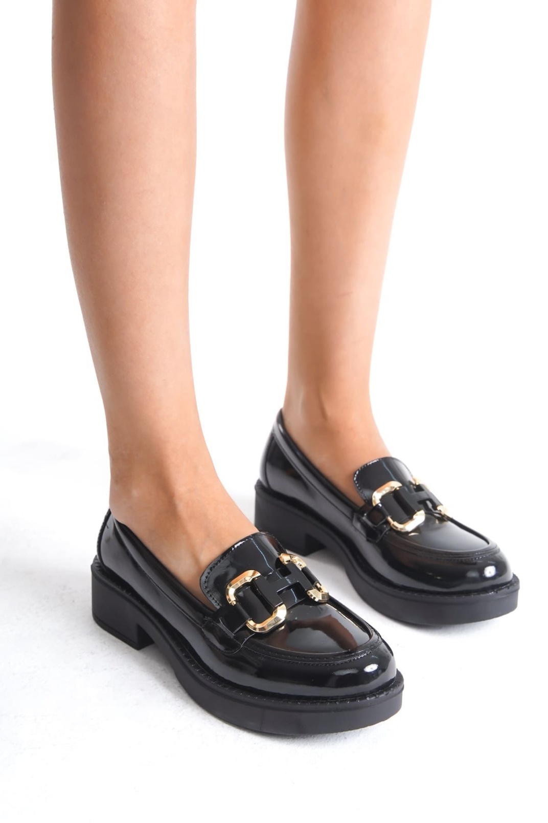 Caro Rugan Siyah Gold Tokalı Kadın Loafer