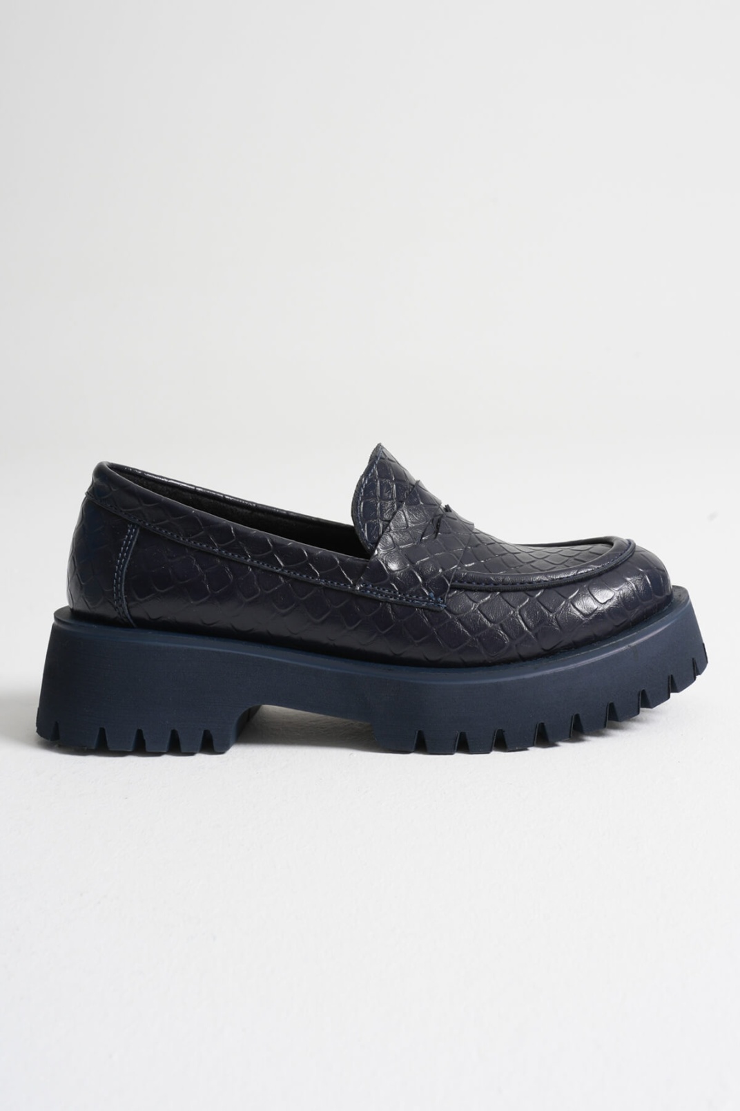 Noir Kadın Günlük Lacivert Kroko Loafer Ayakkabı