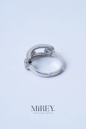 Oynayan Taşlı Ayarlanabilir Çelik Yüzük