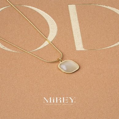 Glossy Gold Çelik Kolye