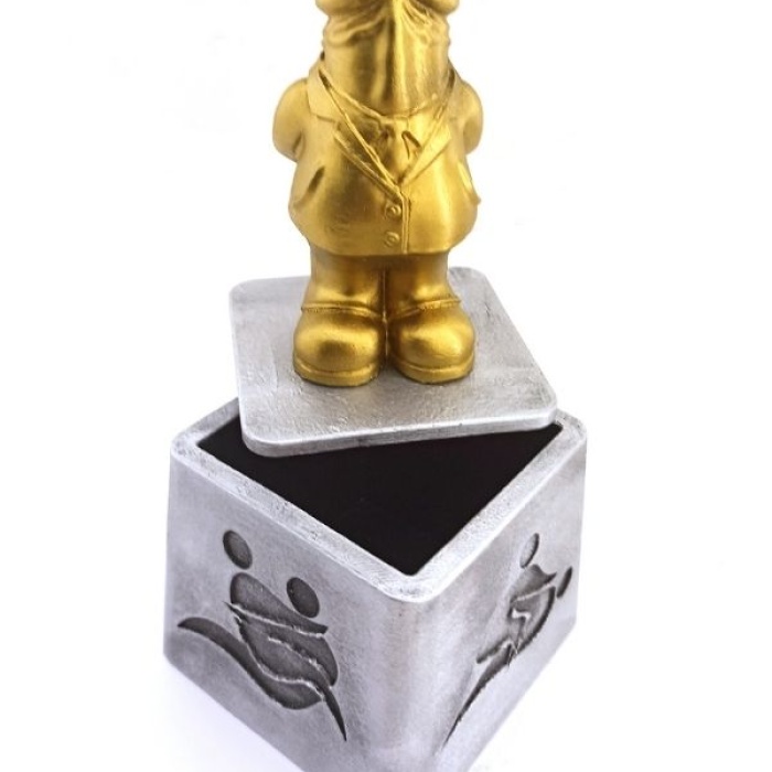 Dick Of The Year – Esprili Masaüstü Ödül Heykeli Model 3