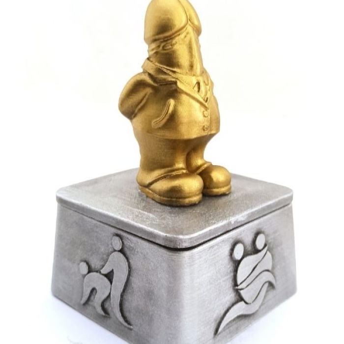 Dick Of The Year – Esprili Masaüstü Ödül Heykeli Model 4