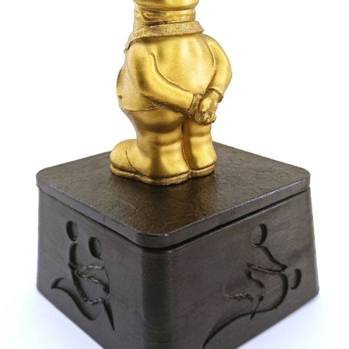 Dick Of The Year – Esprili Masaüstü Ödül Heykeli Model 6