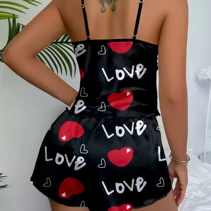 Aşk Temalı Kalp Desenli Siyah Saten Şortlu Gecelik Takım