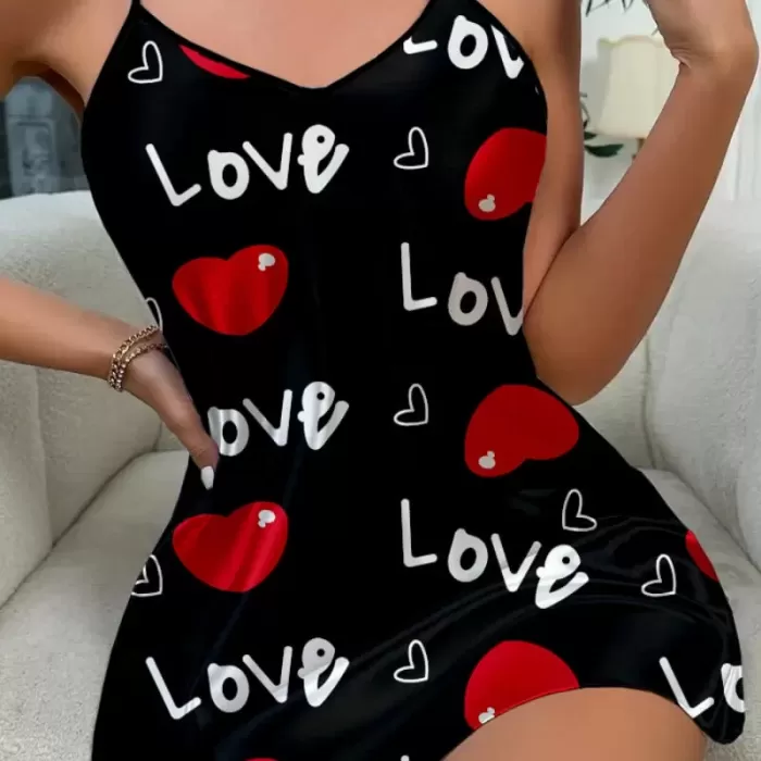 Love Desenli Siyah Saten Gecelik