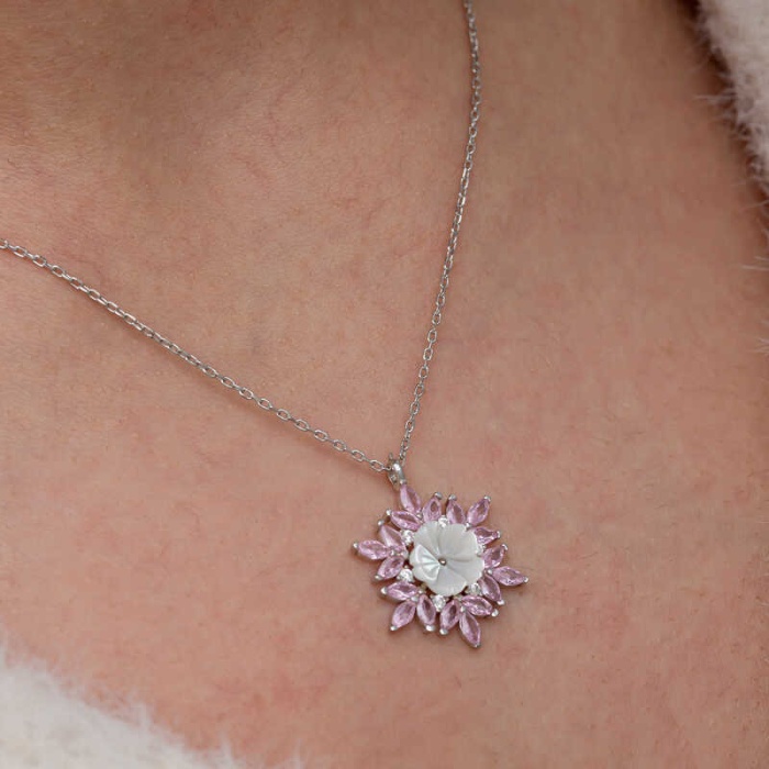 Gümüş Pembe Lotus Desenli Çiçek Kadın Kolye