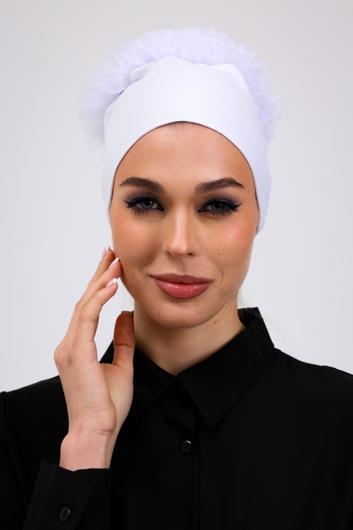Fırfırlı Beyaz Dikişsiz Penye Bone Kadın Tesettür Bağlamalı