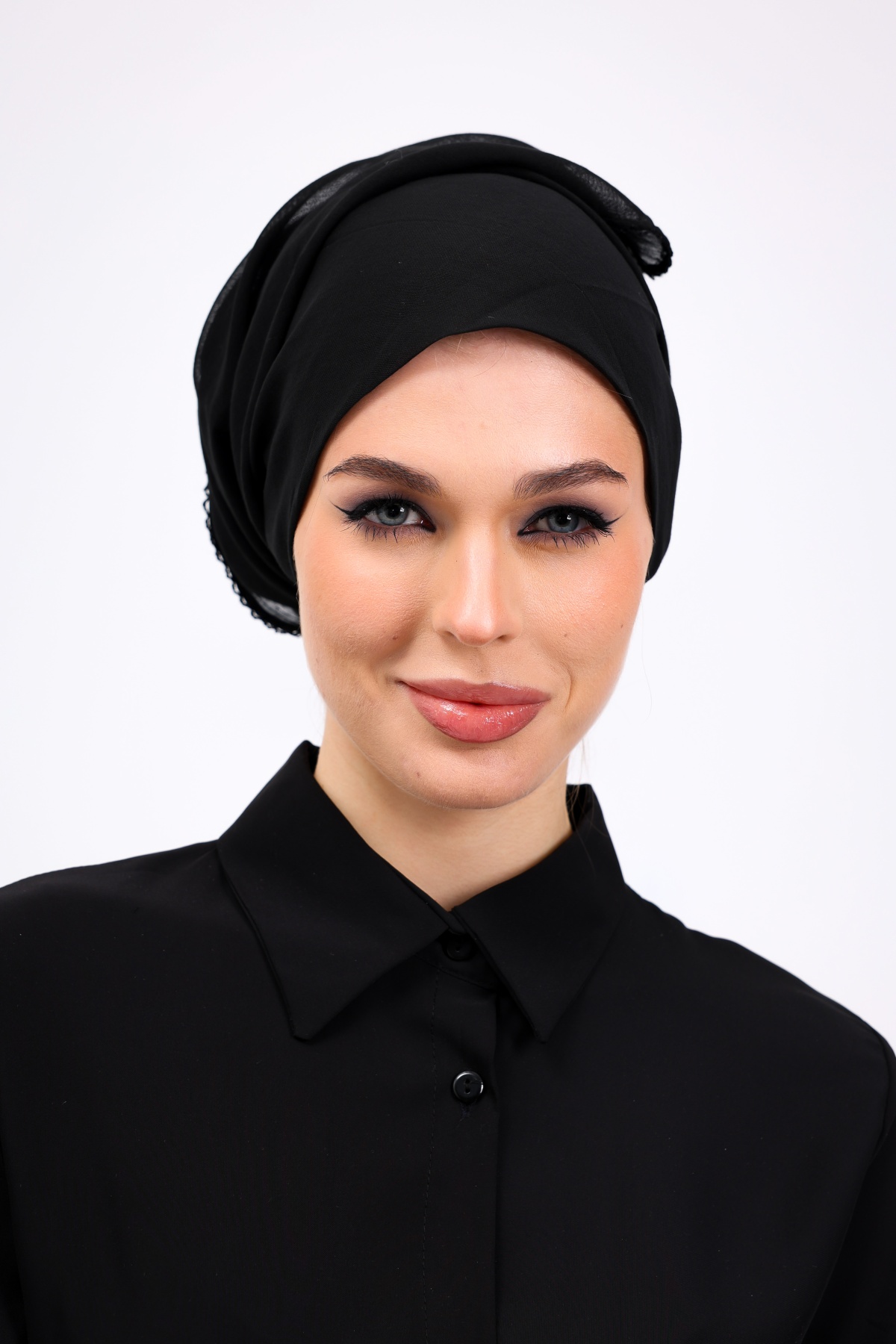 İç Başörtüsü %100 Pamuklu Siyah Kadın Tesettür Kenarları Oyalı 90x90 cm Tülbent Yazma Başörtü