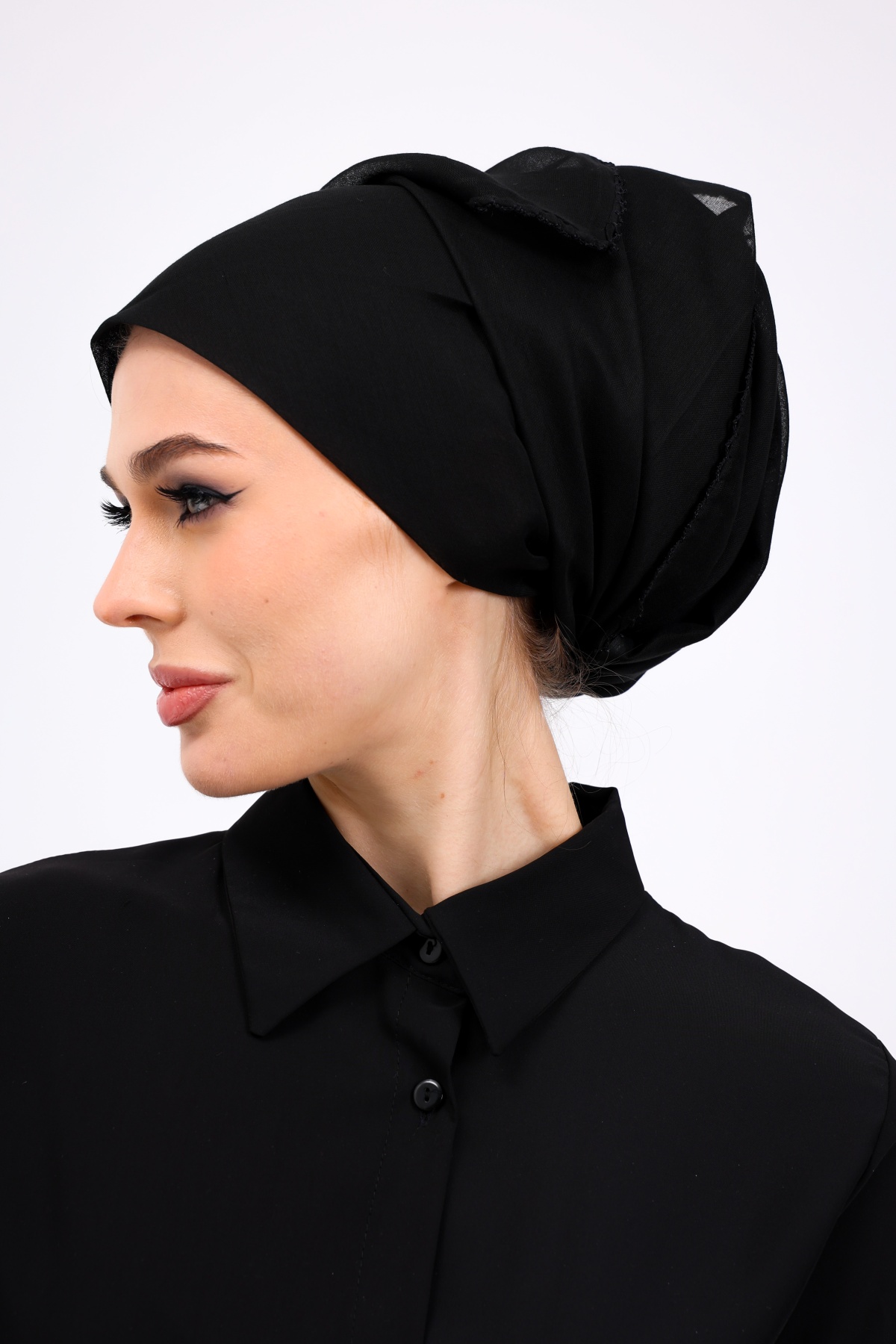 İç Başörtüsü %100 Pamuklu Siyah Kadın Tesettür Kenarları Oyalı 90x90 cm Tülbent Yazma Başörtü