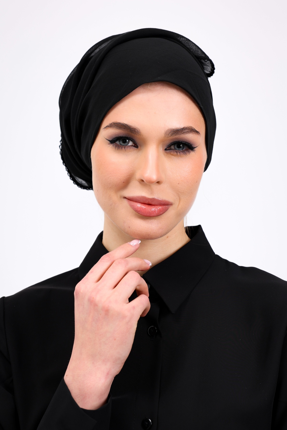 İç Başörtüsü %100 Pamuklu Siyah Kadın Tesettür Kenarları Oyalı 90x90 cm Tülbent Yazma Başörtü