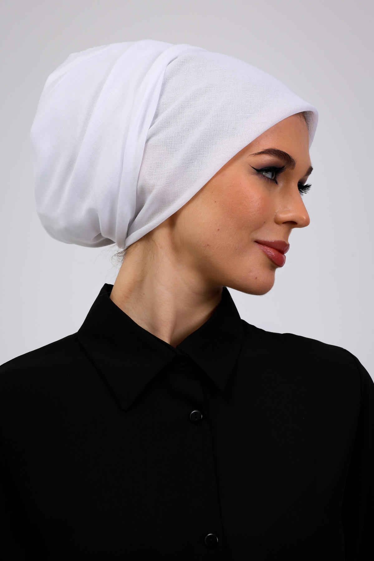 İç Başörtüsü %100 Pamuklu Beyaz Kadın Tesettür Kenarları Oyalı 90x90 cm Tülbent Yazma Başörtü