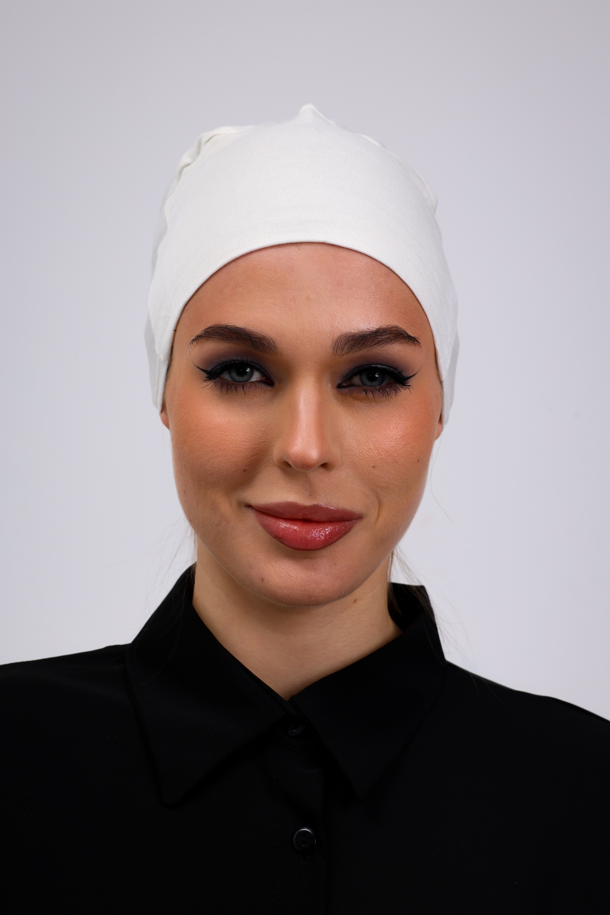 Dikişsiz Ekru Penye Bone Kadın Tesettür Bağlamalı (Kırık Beyaz)