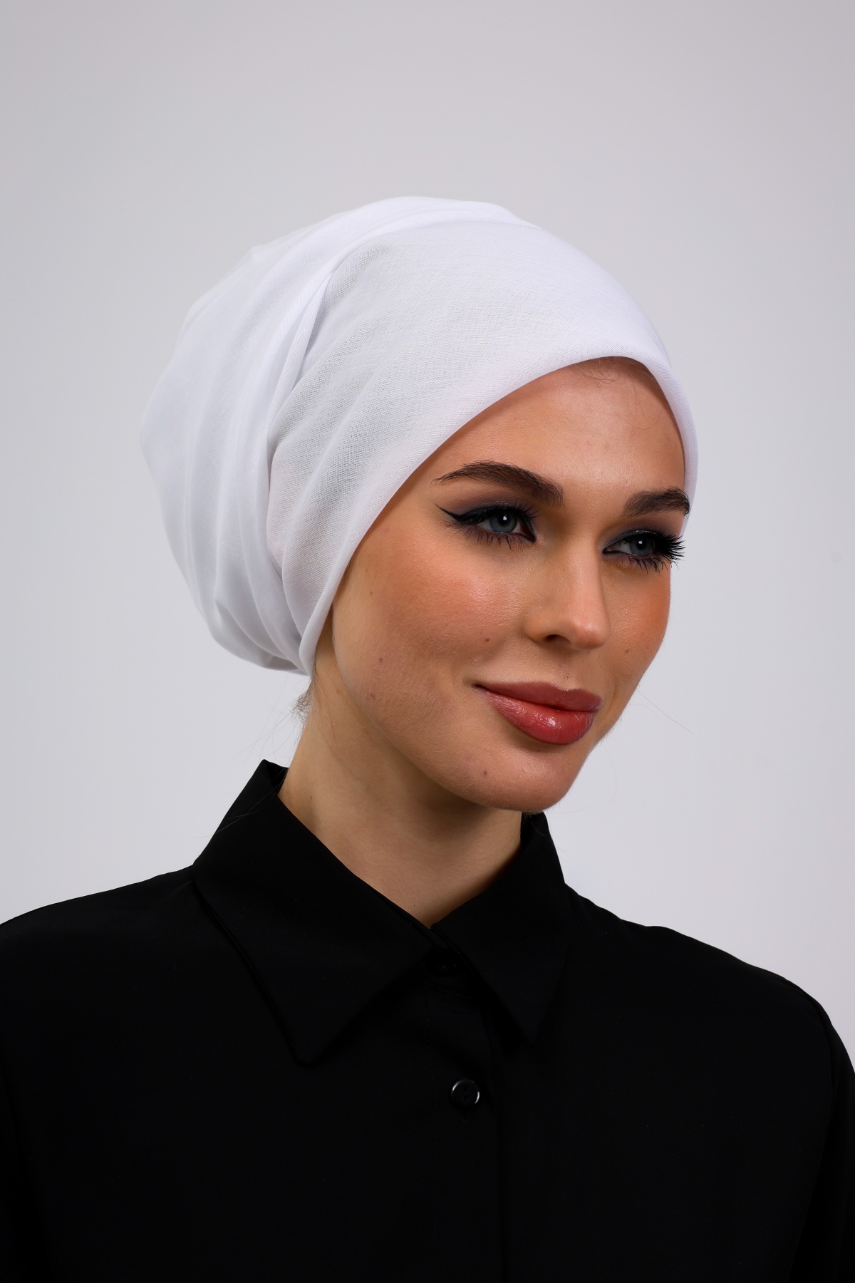 İç Başörtüsü %100 Pamuklu 2li Siyah Beyaz Kadın Tesettür Kenarları Oyalı 90x90 cm Tülbent Yazma Başörtü