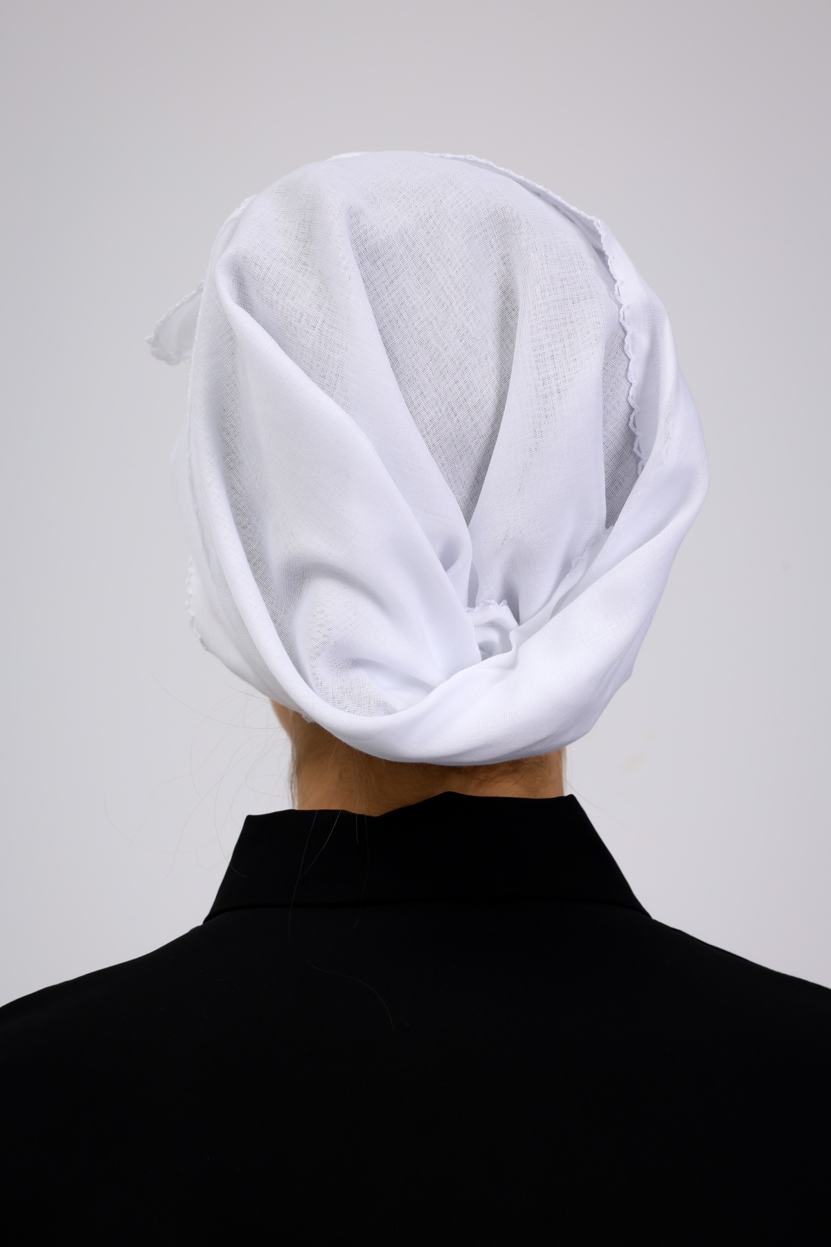 İç Başörtüsü %100 Pamuklu 2li Siyah Beyaz Kadın Tesettür Kenarları Oyalı 90x90 cm Tülbent Yazma Başörtü